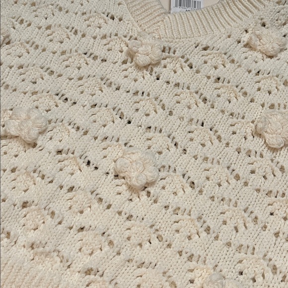 NWT Industry Ivory Flower Stitch Sleeveless knit Sweater Vest Size Small - Picture 9 of 13